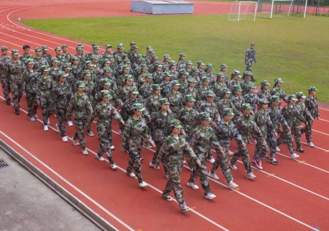 直击军训现场丨真飒