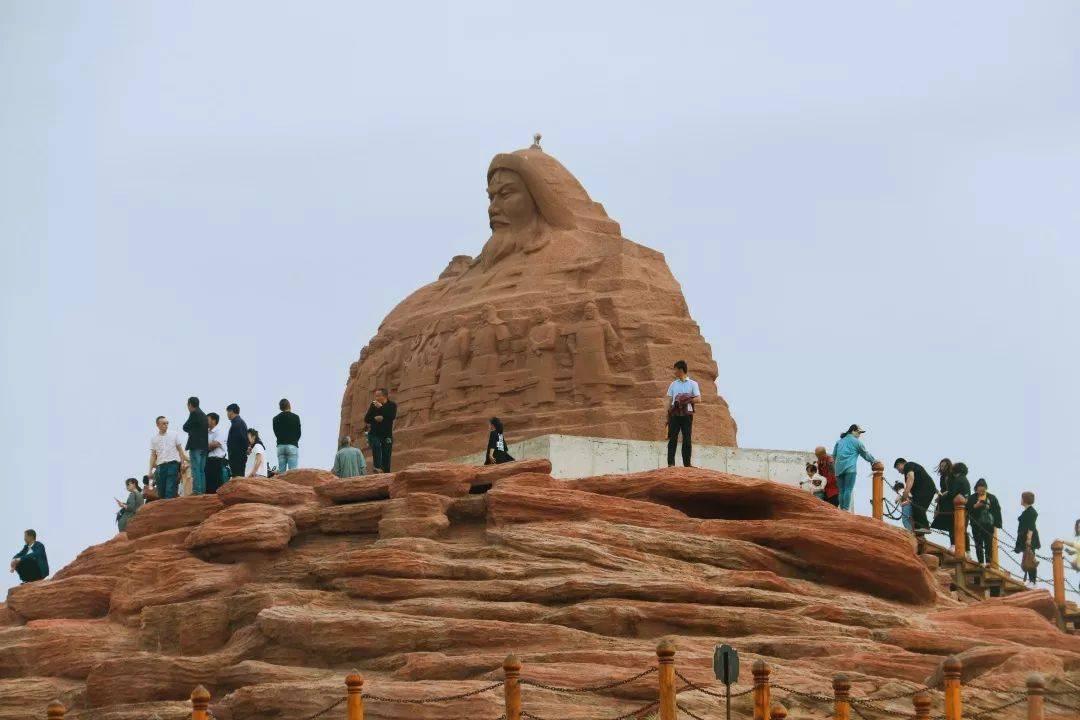 蒙古源流快走起~蒙古源流景区end来源:鄂尔多斯文化旅游发展平台编辑