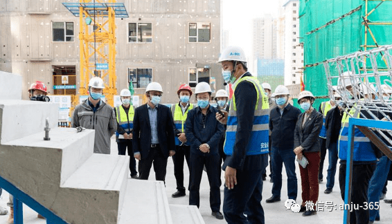 自治区建设工程质量安全标准化工地"云观摩"活动走进万科华府里