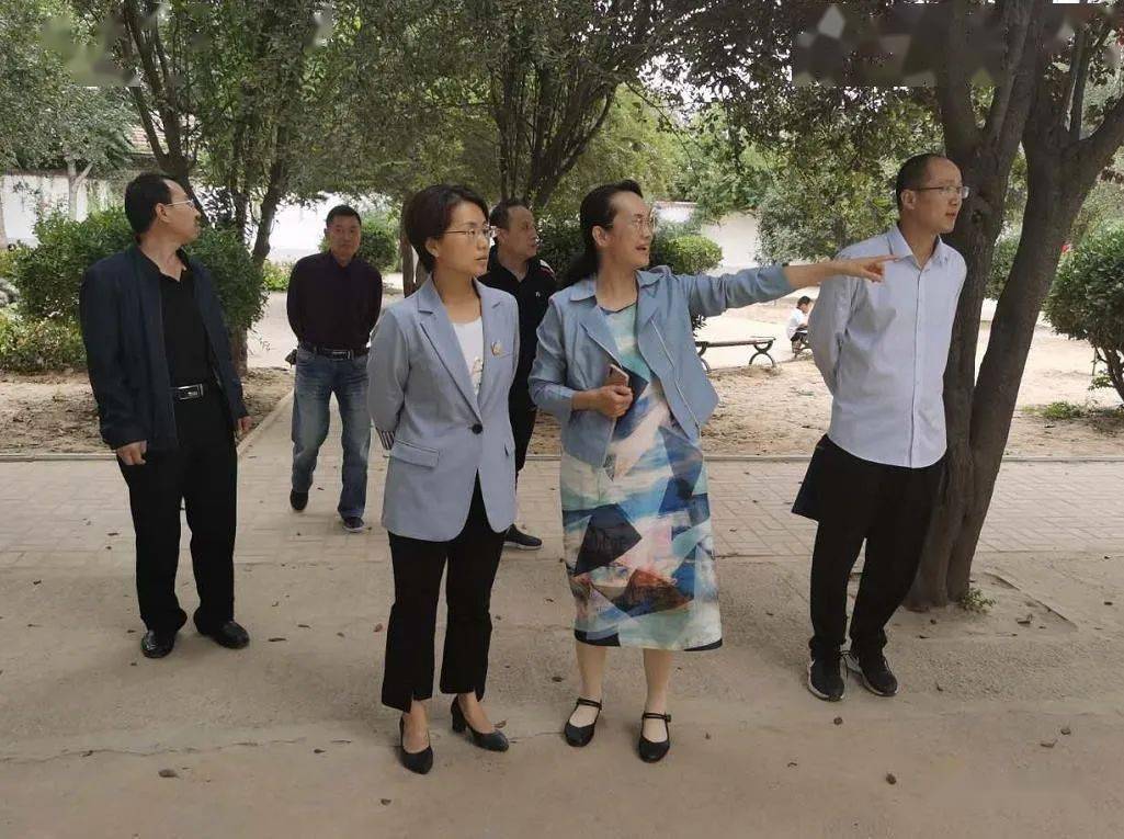 轻车简从杜晓玲双节前夕赴濮阳油田前线学校慰问