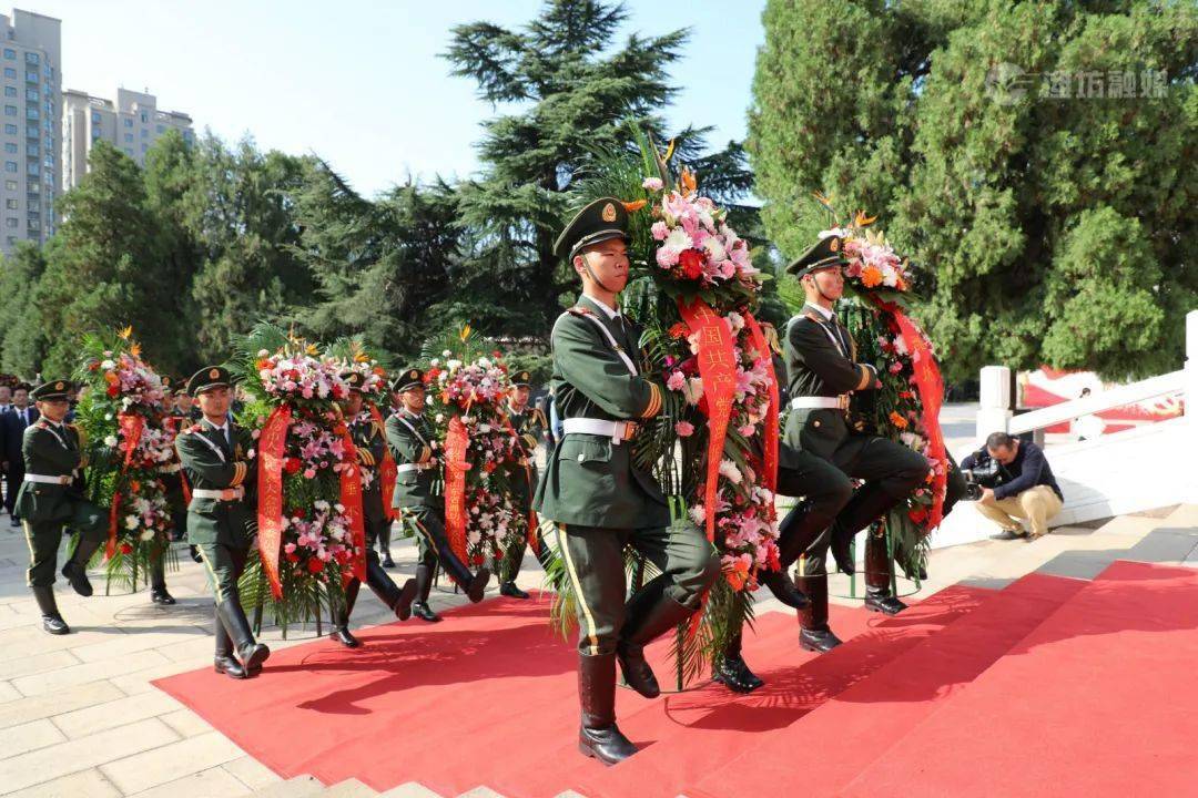 驻潍部队和潍坊军分区首长黄绪鸿,薛晓鹏;惠新安,苏立科,刘运,初宝杰