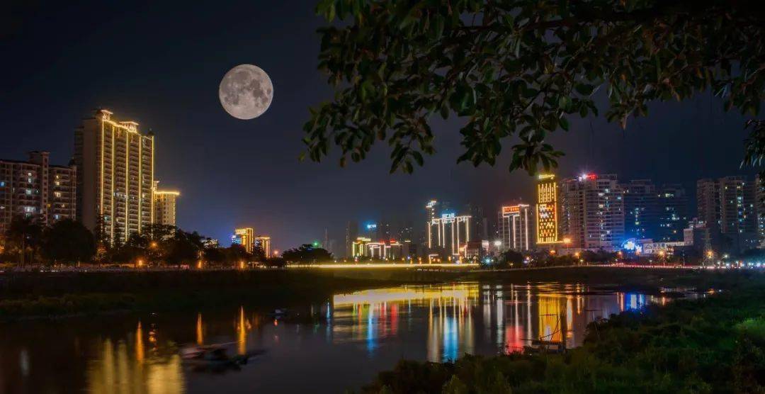 中秋国庆快乐!恩平街坊们,今年中秋月的最圆时刻将出现在