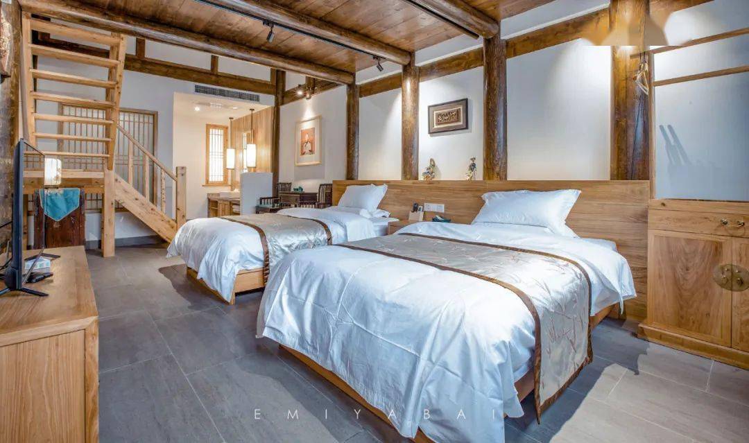 大院测厅△民宿小巷东院则辟出来9间房子作为民宿西院陈列着民宿主人