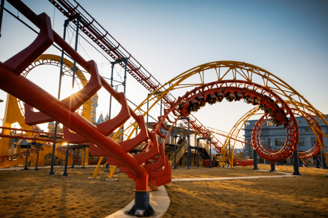 成人票和儿童票均赠送两个项目 时间:10月1日-10月8日 太和环球嘉年华