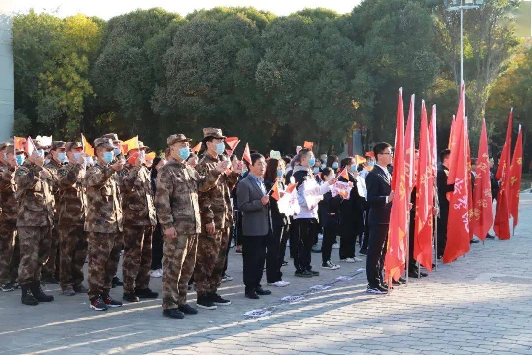 石河子大学举行升国旗仪式庆新中国成立71周年