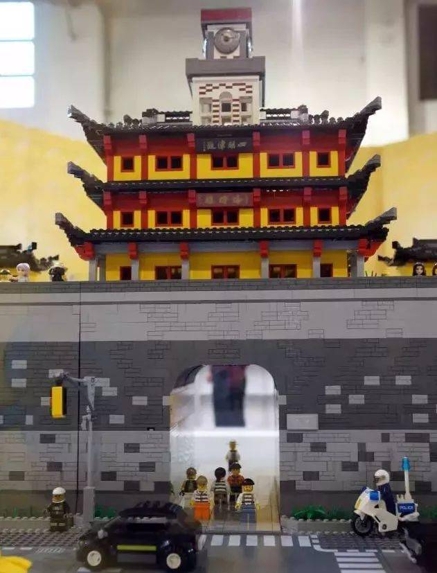 丹麦小伙耗时10年用乐高搭迷你城中国小伙用50万块乐高搭故宫网友我们