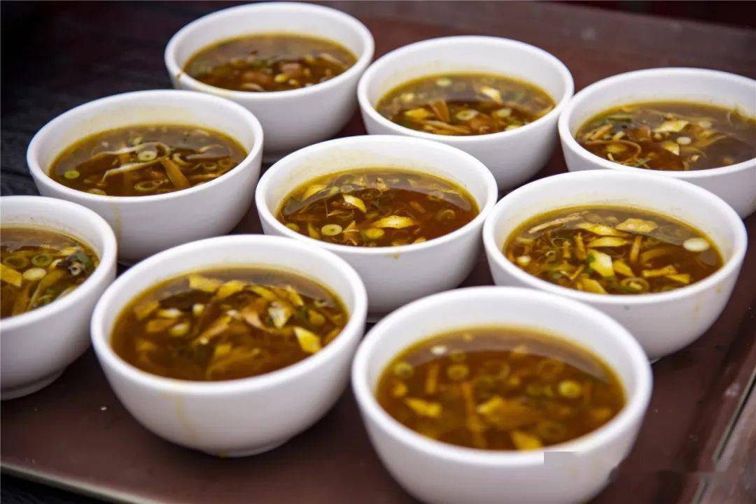 具有如此巨大的历史负载,且明晰反映中国传统文化的特色小吃,仅扶风这