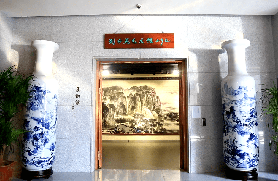 天韵奇石千姿百态走进青岛金石博物馆