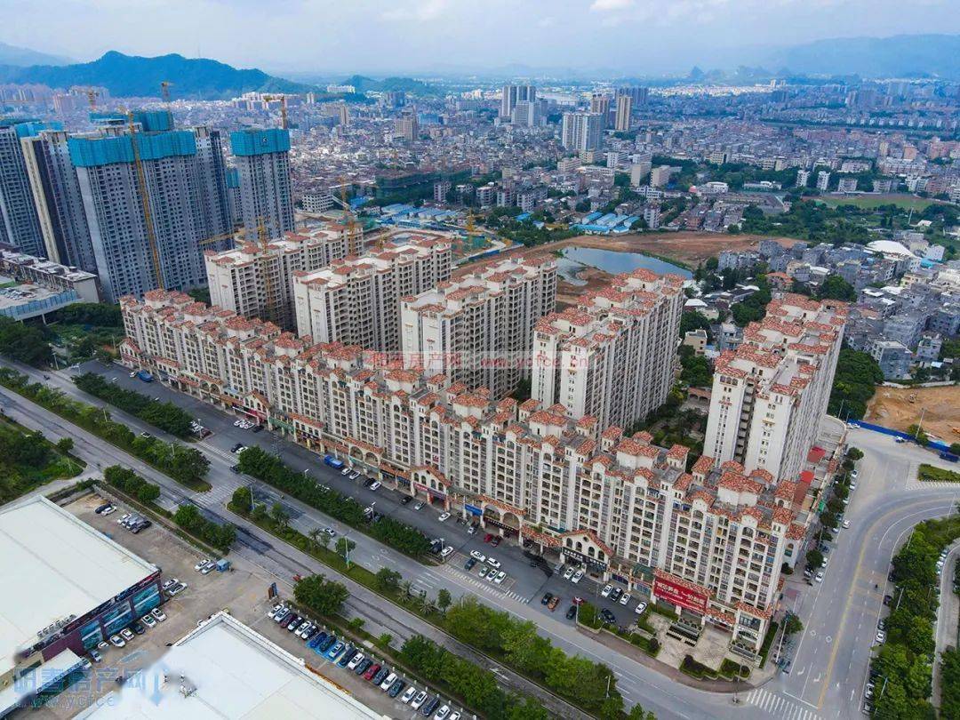 花园/锦湖山水壹品126﹐山景大三房,156-174﹐湖景四房,地址:阳春市