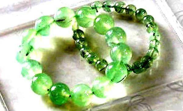 人工合成的钇铝榴石,钆镓榴石和玻璃仿制品等.