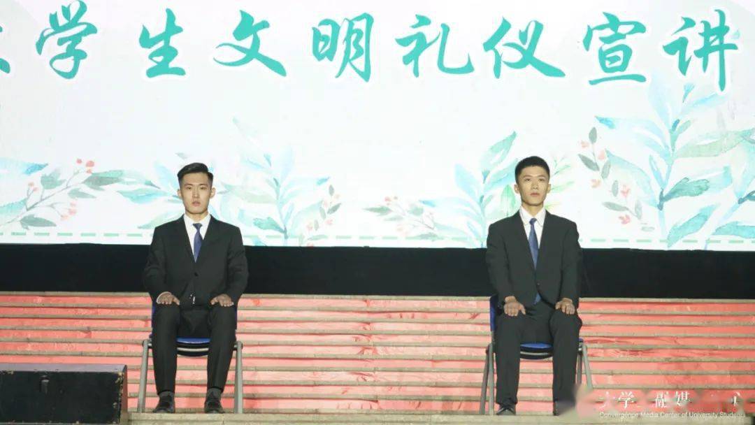 高清大图丨直击青岛农业大学庆国庆迎新生晚会现场