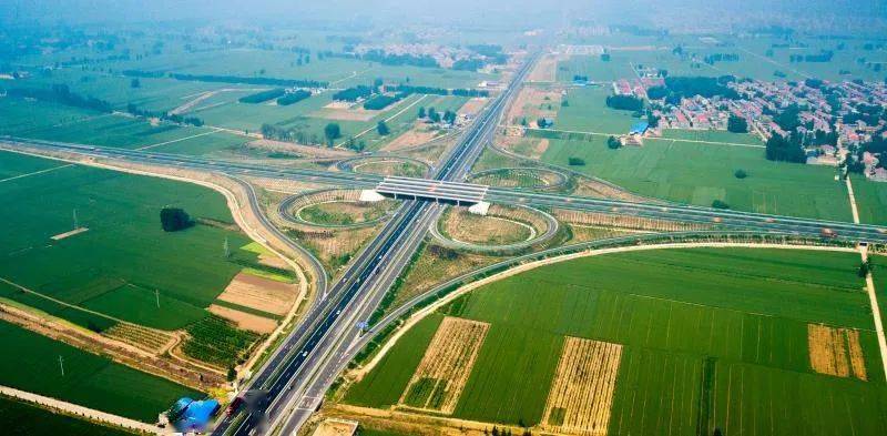 东移后的107国道后河互通立交至官渡黄河大桥实现贯通