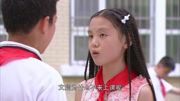 夜市人生:小胖子关心文娟的病情,晶晶也来打听,可小胖子不理她