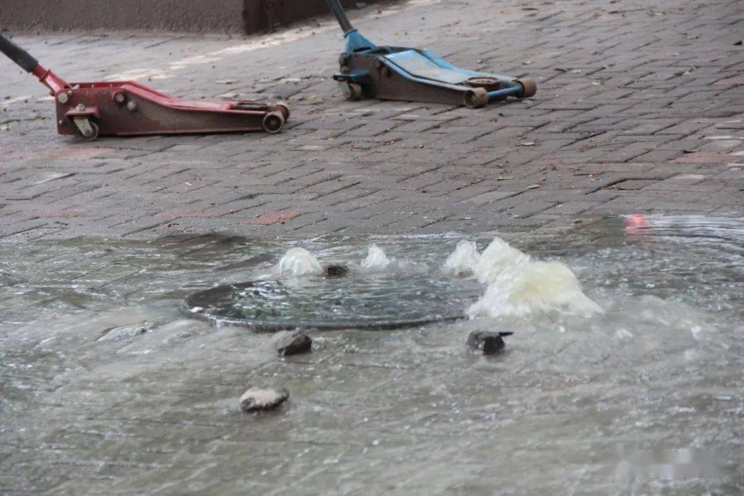 雲陽雲江大道秒變下雨天臭氣熏天到底為何