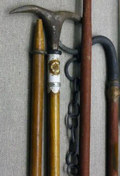 皮袋,溅筒灭火器等,而北宋时期水袋,水囊,唧筒(古代水泵),麻搭(一种在