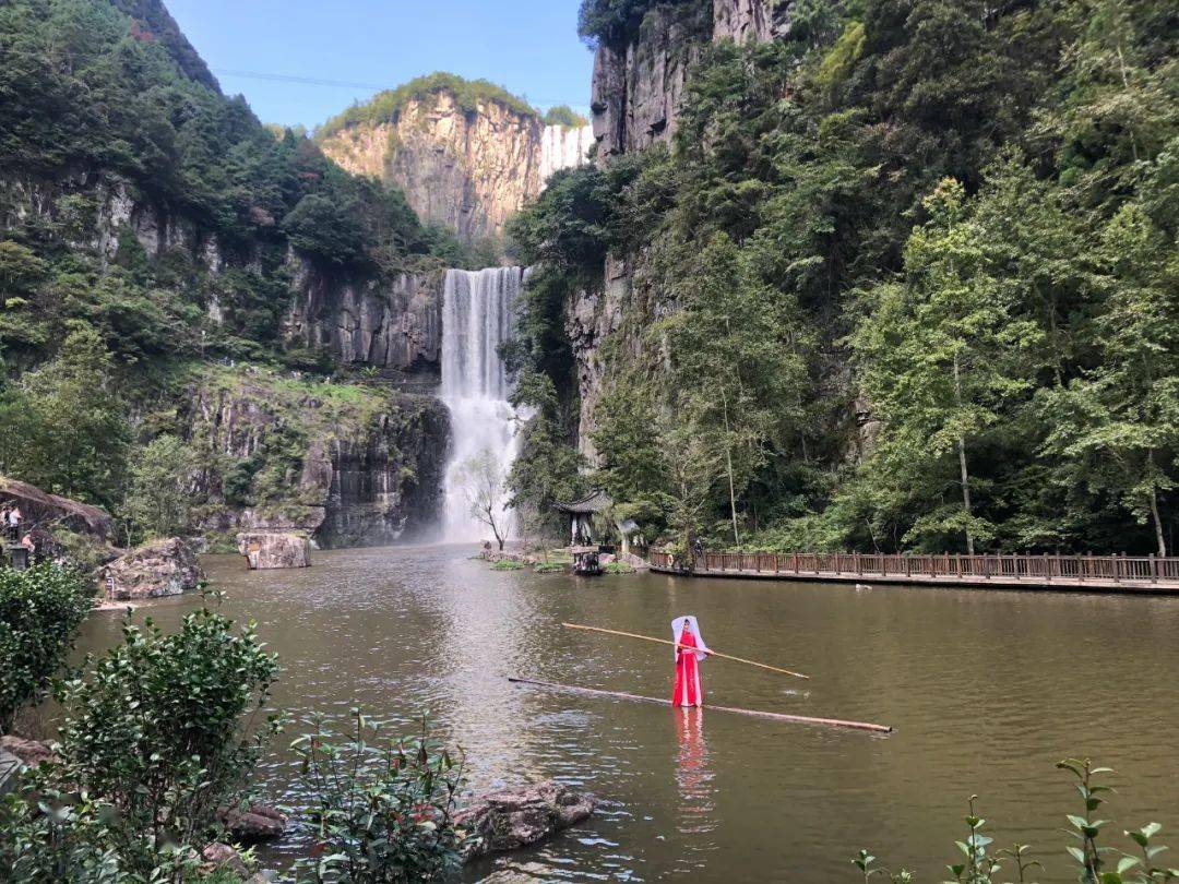 天氣晴好,文成的青山綠水雙節假期正是出遊的好時節,出·遊·記慶國秋