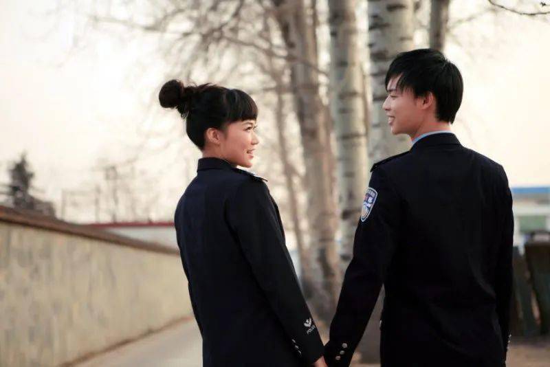沙河双警家庭张晓凯和杨颖的中秋故事