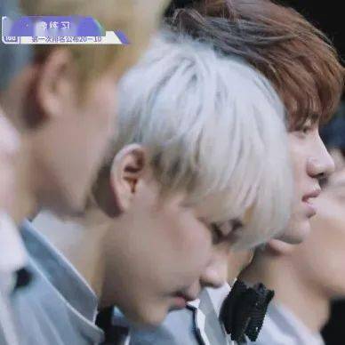 小李爱喝奶昔:选秀节目随便出,忘掉偶练算我输ye~ye 0202年了我还在搞