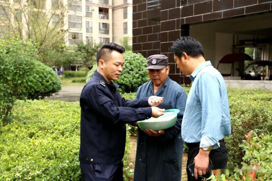 奉献社会的优良品格,也得到社会的认可,2018年他被共青团六安市委员会