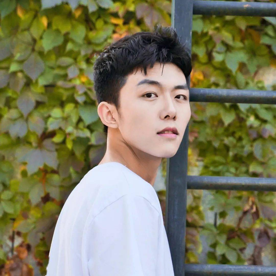 10款"最青春"的男生发型,帅到没朋友!