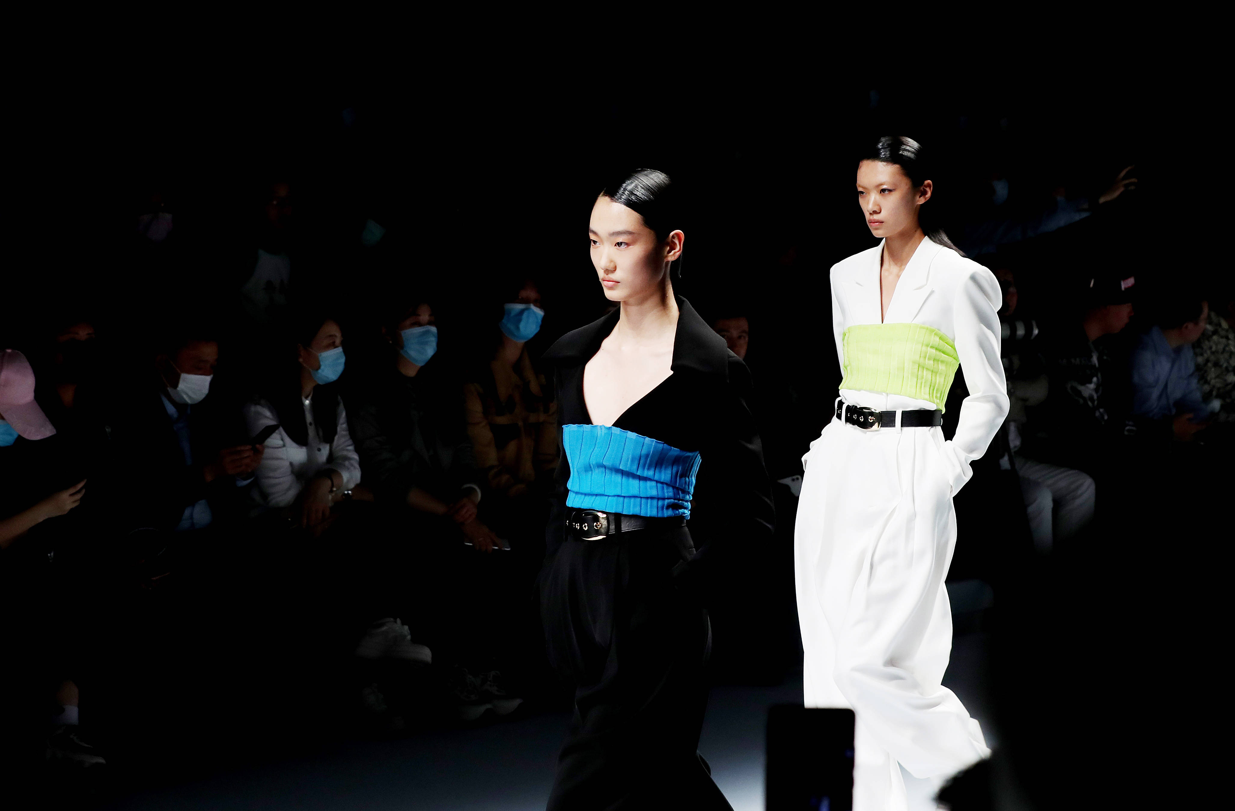 2021春夏上海时装周开幕首秀在上海举行