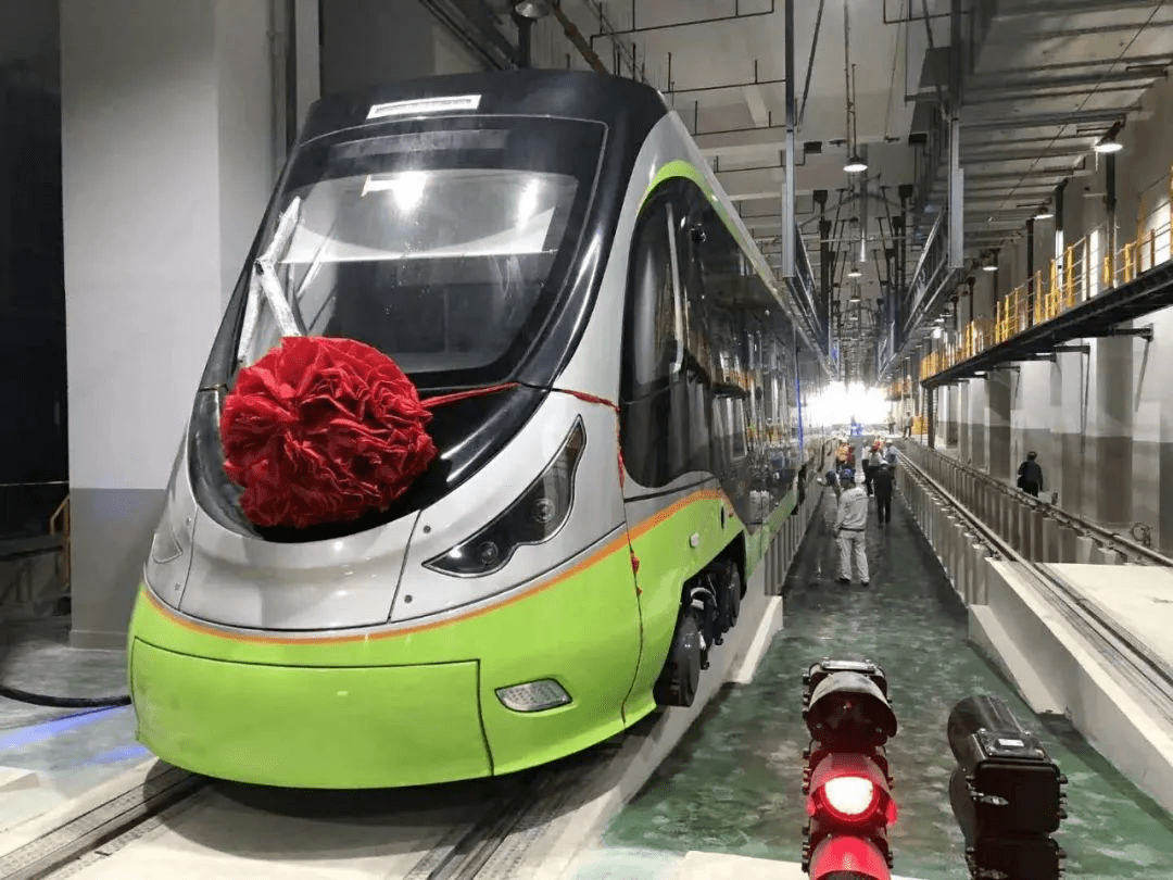 交通信息南海新交通三山车辆段顺利接车