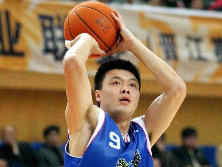 喜欢就不怕困难——专访江苏青年男篮主教练张成_训练