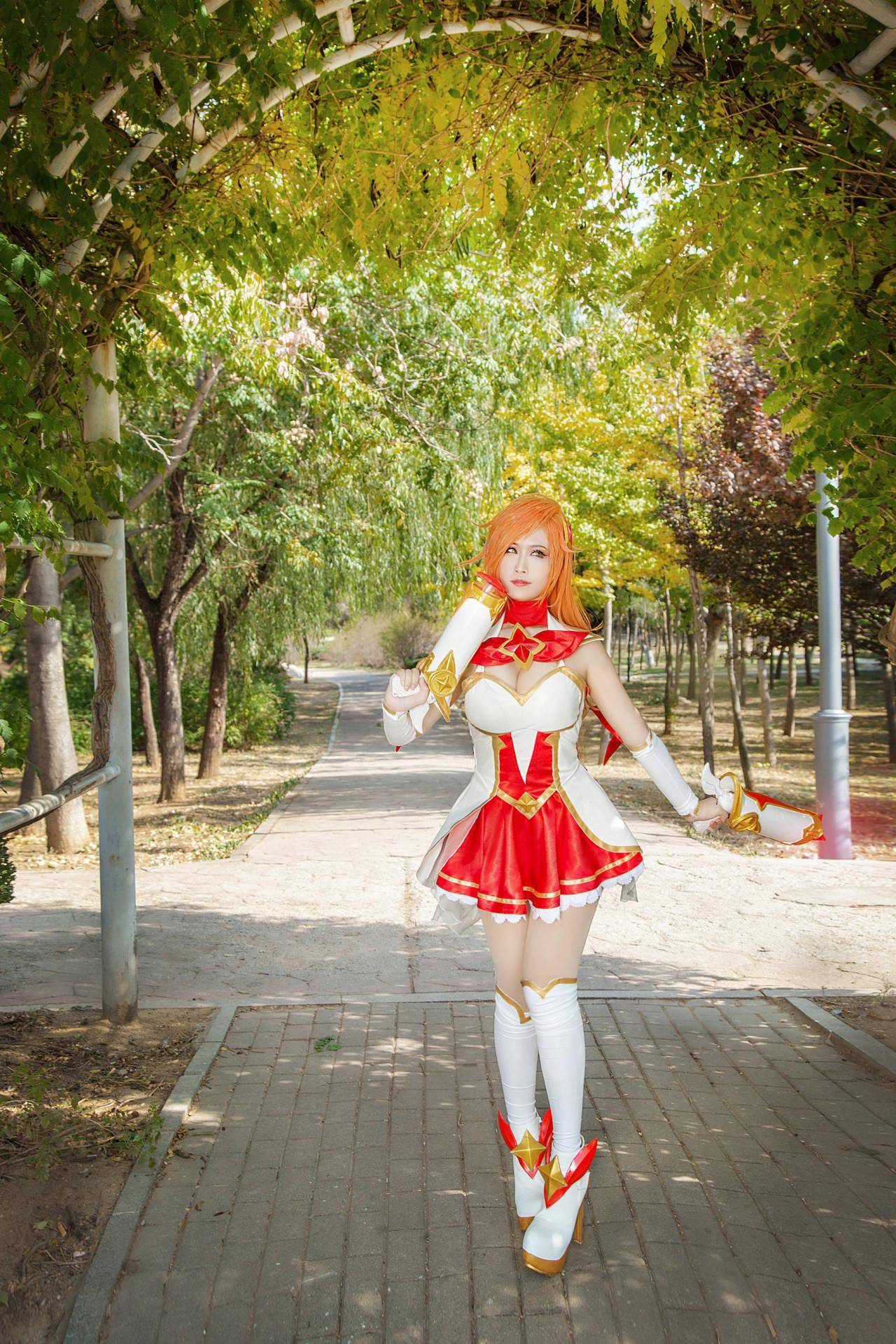 英雄联盟厄运小姐赏金猎人星之守护者cosplay