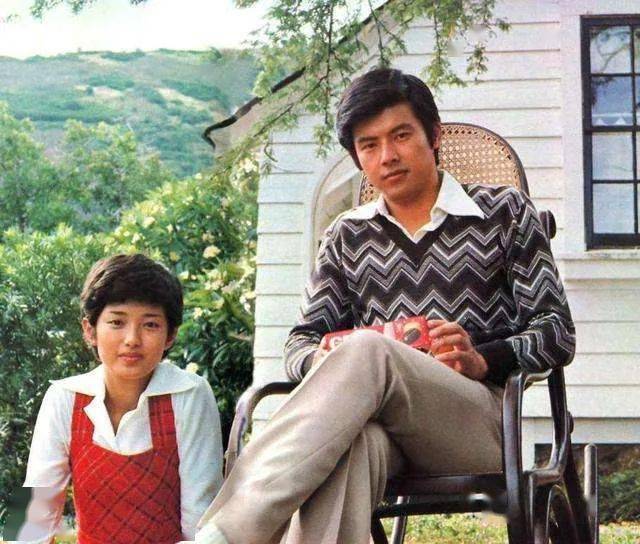 不论是高仓健中野良子,还是三浦友和山口百惠,都代表着铁汉柔情,白头