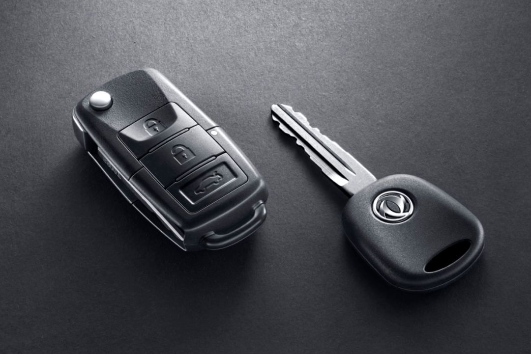 【智问智答】钥匙锁车里,丢了找不到…除了砸玻璃还能怎么办?