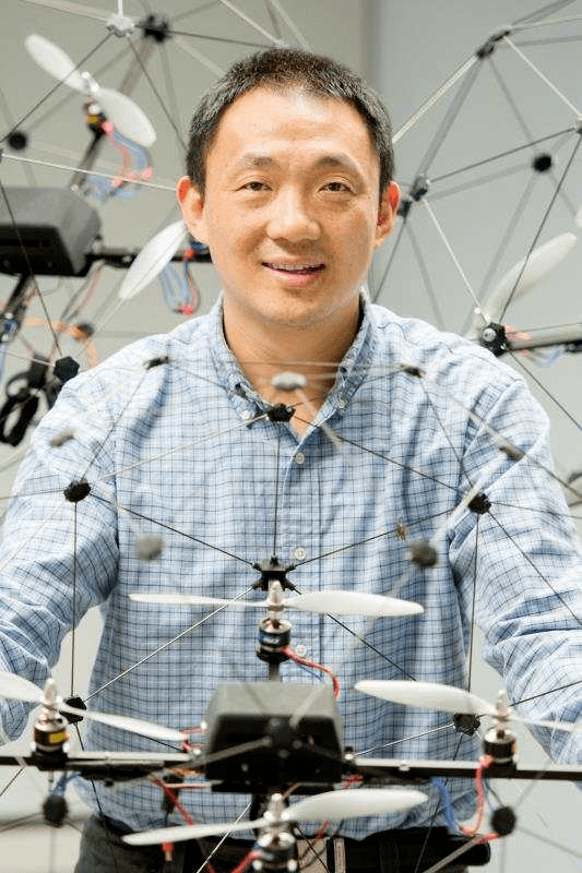 施阳加拿大维多利亚大学机械工程系终身教授.