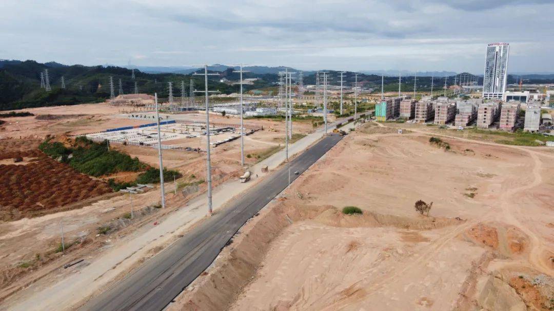 柳梧广铁路要来了,全线设约10个站,全线长235.2千米