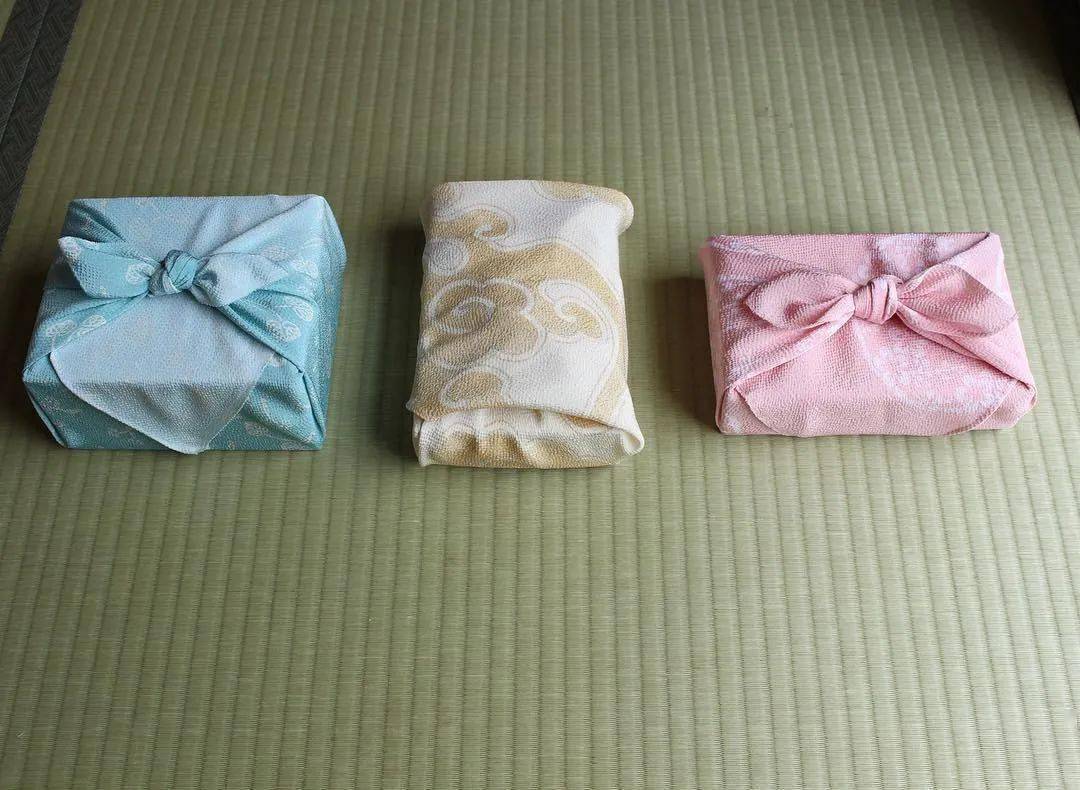 为什么包袱布在日本叫做「风吕敷」?