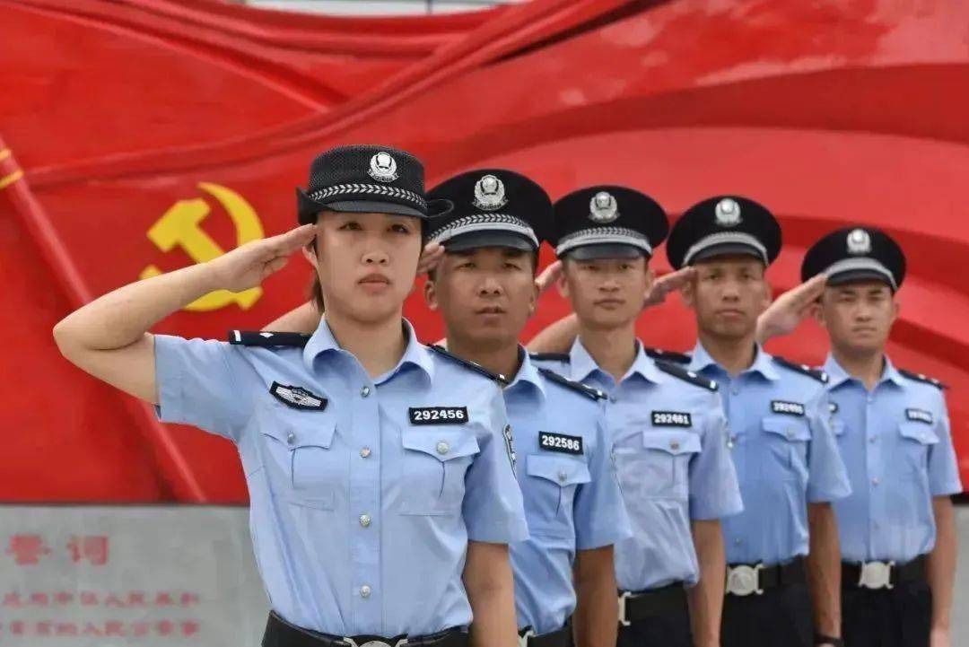 藏青蓝国门青春新警色
