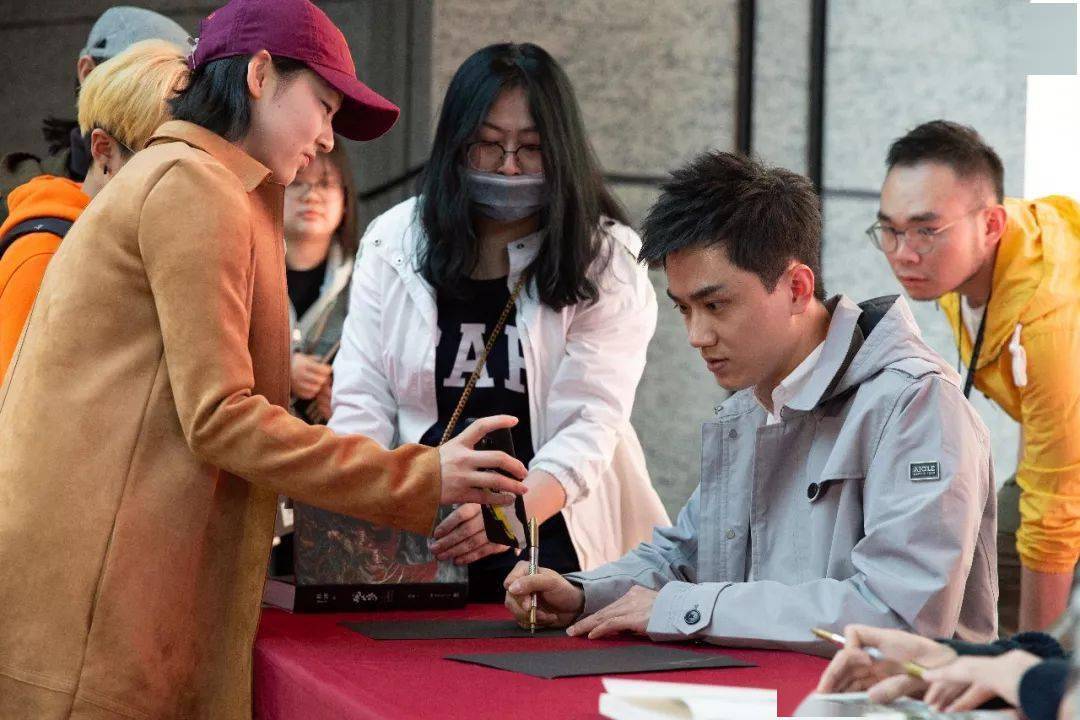 杉泽(李一帆)一年前大绘君就已经开始迷上这个美得像个女子的杉泽时