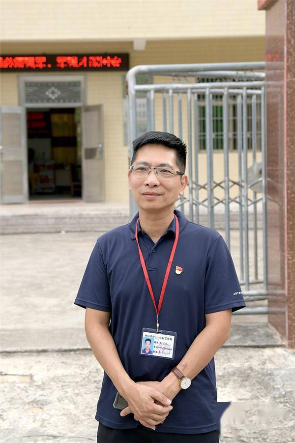 召开了全村妇女代表大会,在村里启动"赛家政"活动,对家庭个人卫生情况