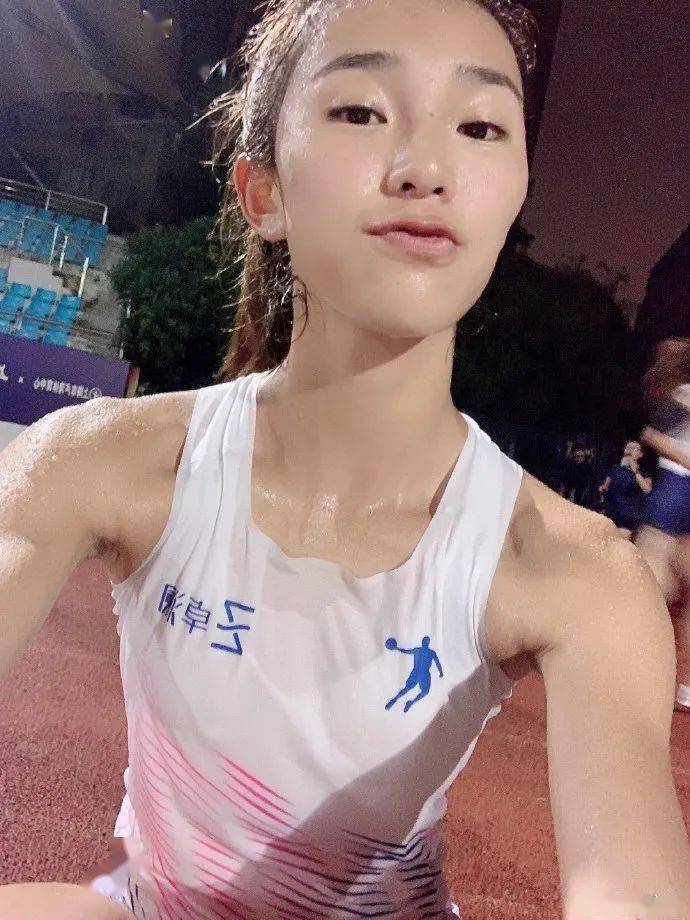 马拉松女神焦安静"夺冠"常规操作!爱了