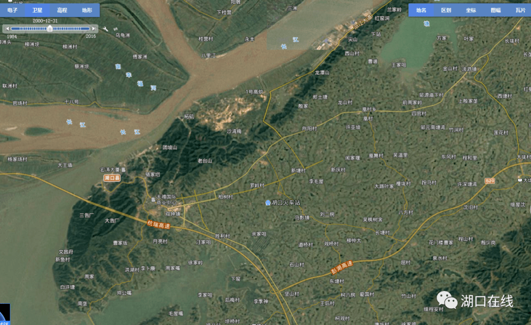 2000年,卫星地图下的湖口,可以看见城区城建面积还是比较小的,而且