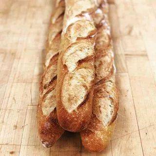 比如我们吃的法棍baguette,小餐包dinner roll,贝果bagel