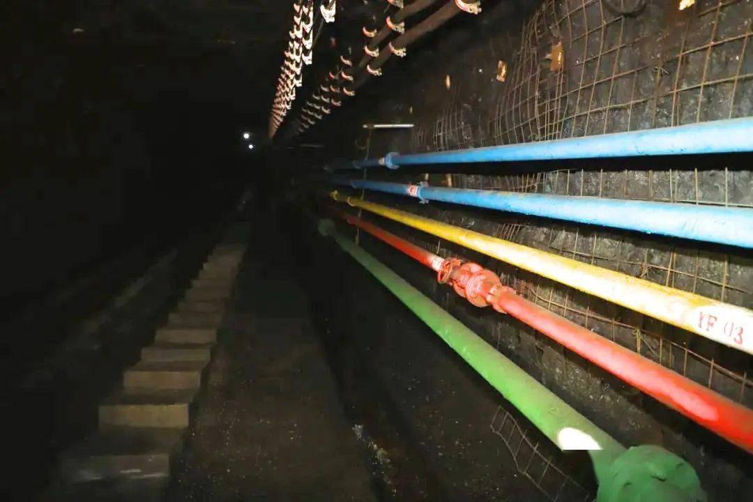 打造一流矿井叫响峰峰品牌