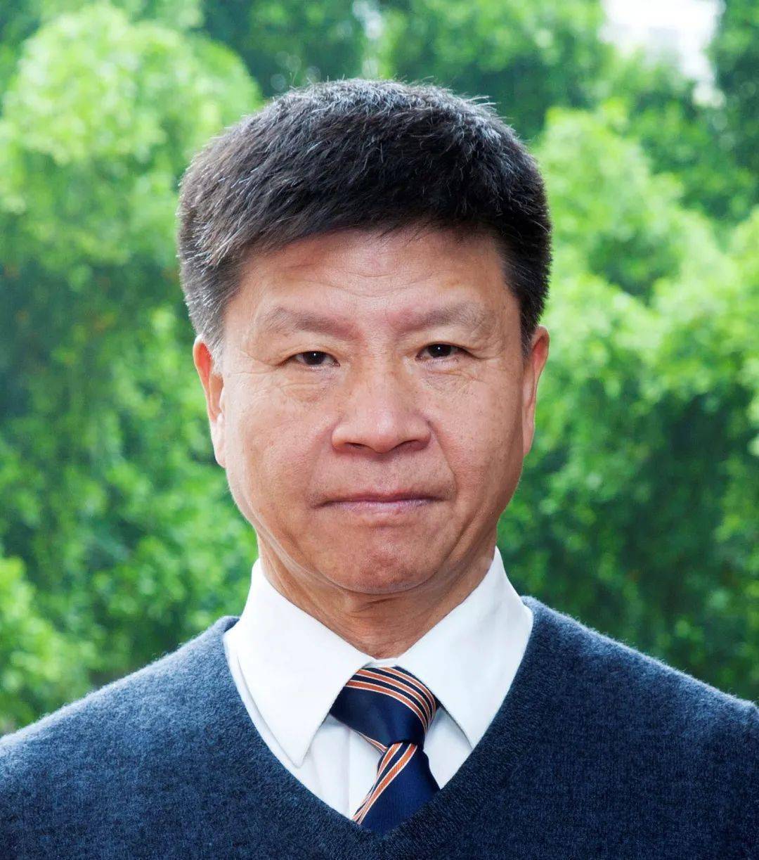 "百名教授进中学"系列讲座开讲了!