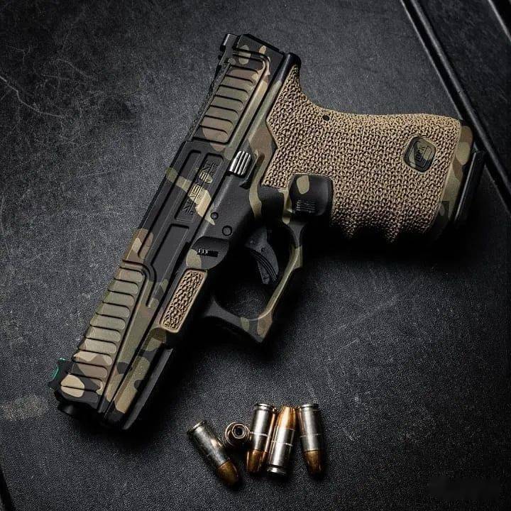 极致美学使用statement防御公司滑套拼装的格洛克手枪美图