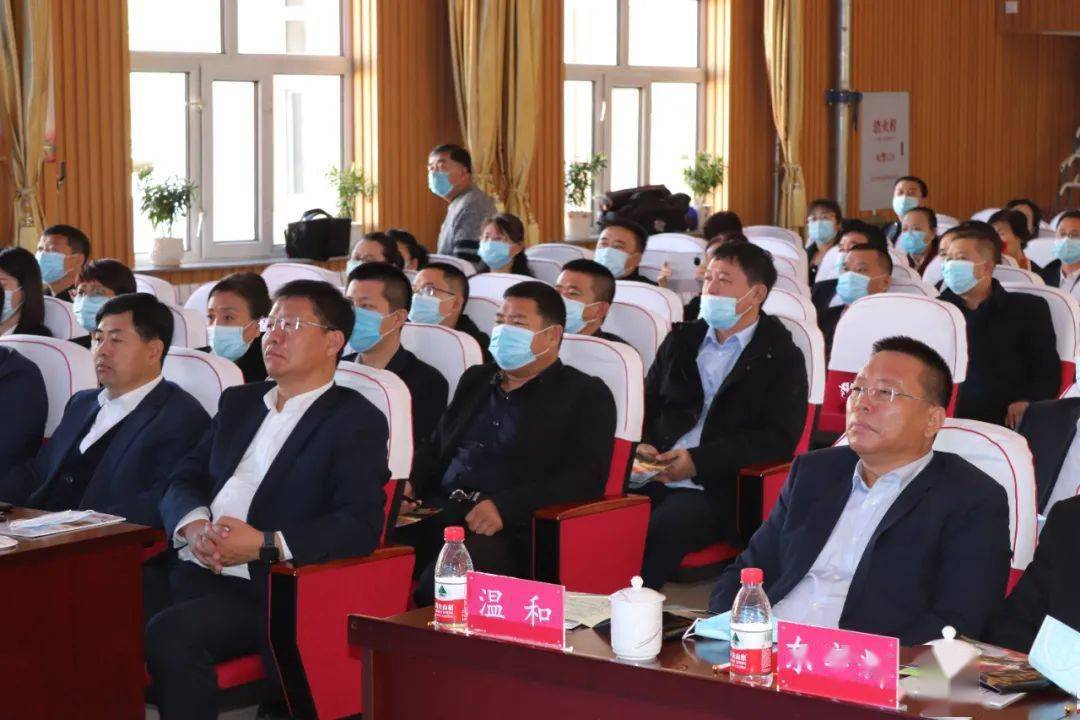 讷河市举办首届秋水诗会