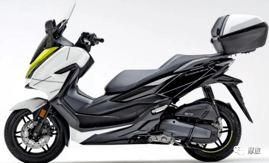 本田发布入门级forza125踏板车