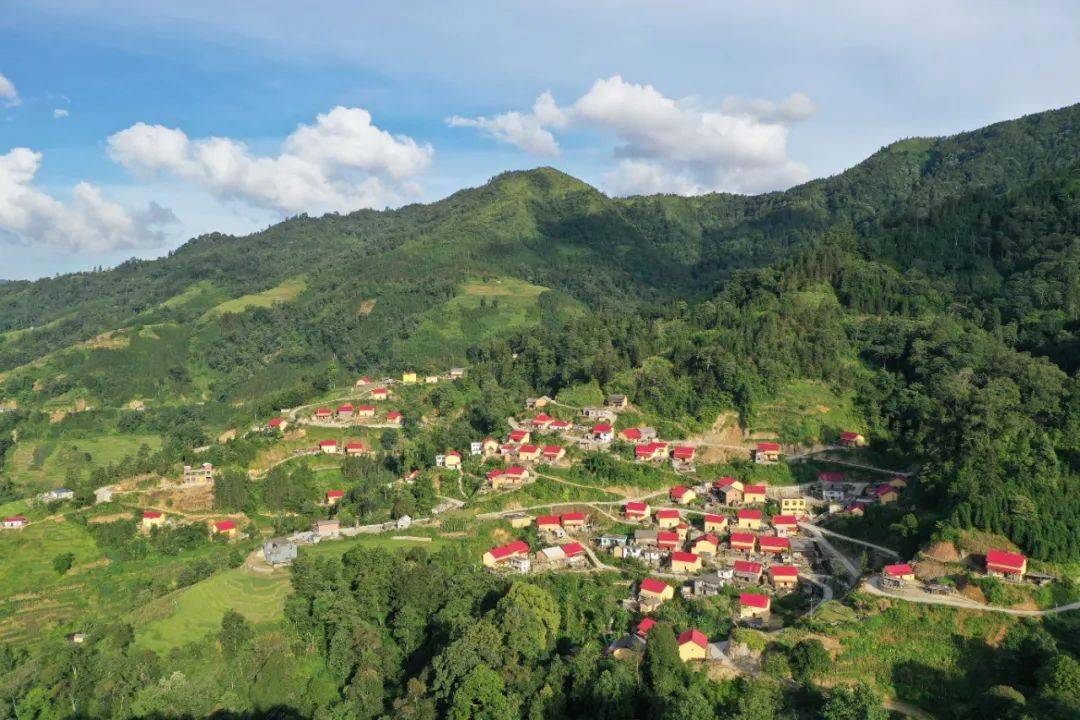 巩固脱贫成效聚焦乡村振兴大寨乡凝聚力量攻坚克难坚决打赢脱贫攻坚战