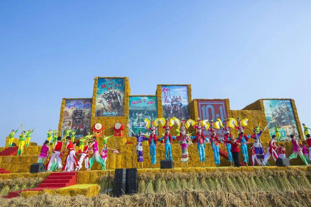 观看《我和我的家乡》|了解龙邦慧智与稻梦空间的不解之缘!