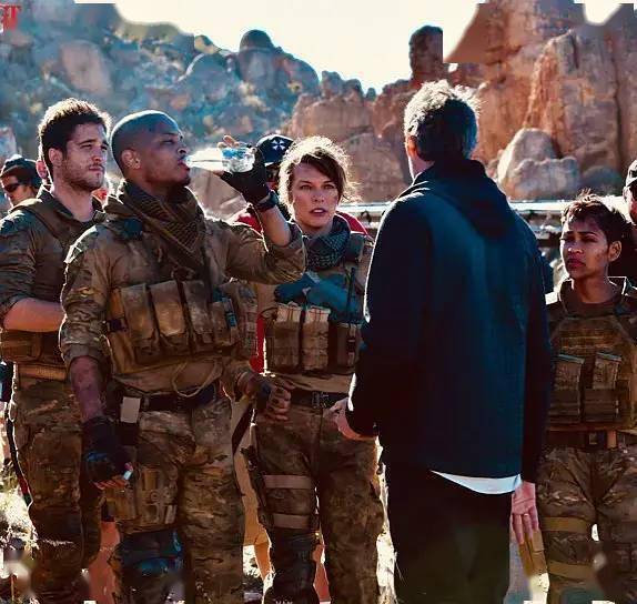 《怪物猎人》女战神米拉又回来猎龙了,燃!_电影