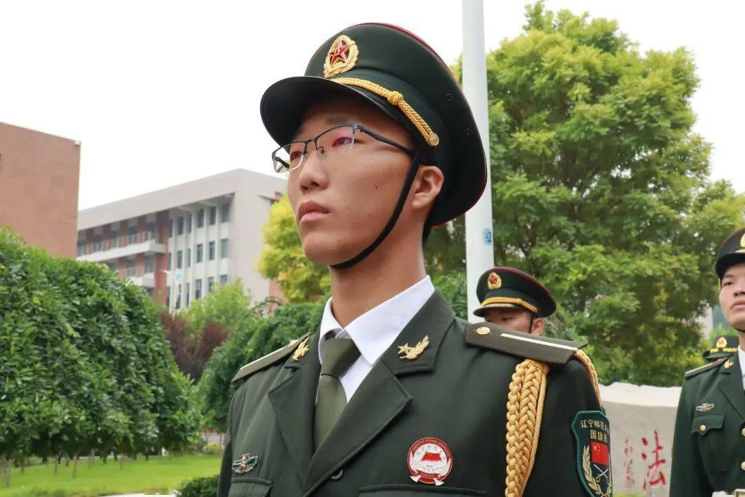 教官专访一腔热血男儿本色2019级新闻学专业刘芷岐