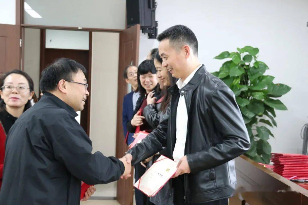 管理育人|家校携手促发展 勠力同心谱新篇——绍兴一中邀请家长委员会