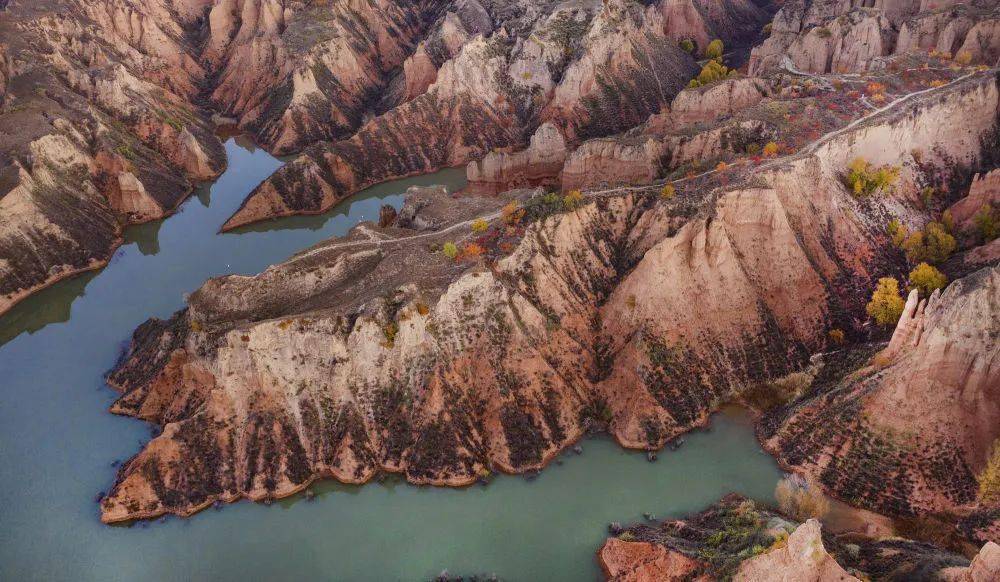 俯瞰麻黄梁黄土地质公园壮美直击心灵